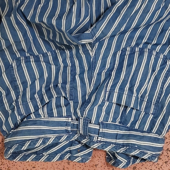 Blue and White Striped American Eagle Pants - Picture 4 of 5